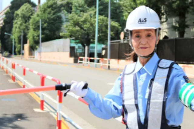 千葉駅/地域社会に貢献する仕事/交通誘導警備/工事現場の警備/定年ナシ/シニア世代歓迎/経験不問/直行直帰可能の詳細画像